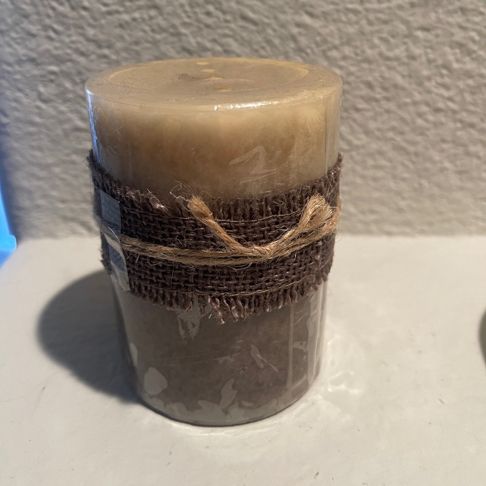 Pier 1 Rustic Woodlands Candle - Picture 3 of 3